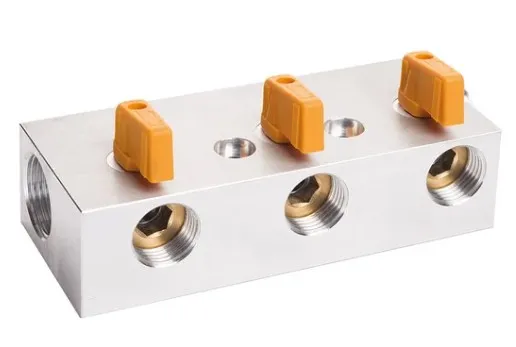 Fordelingsstokk m/3 uttak, 3x1/2" IG, inntak 3/4" UG + 3/4" IG uttak, -20°+ 90°C